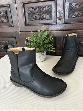UGG Black Leather Pull-On Ankle Boots